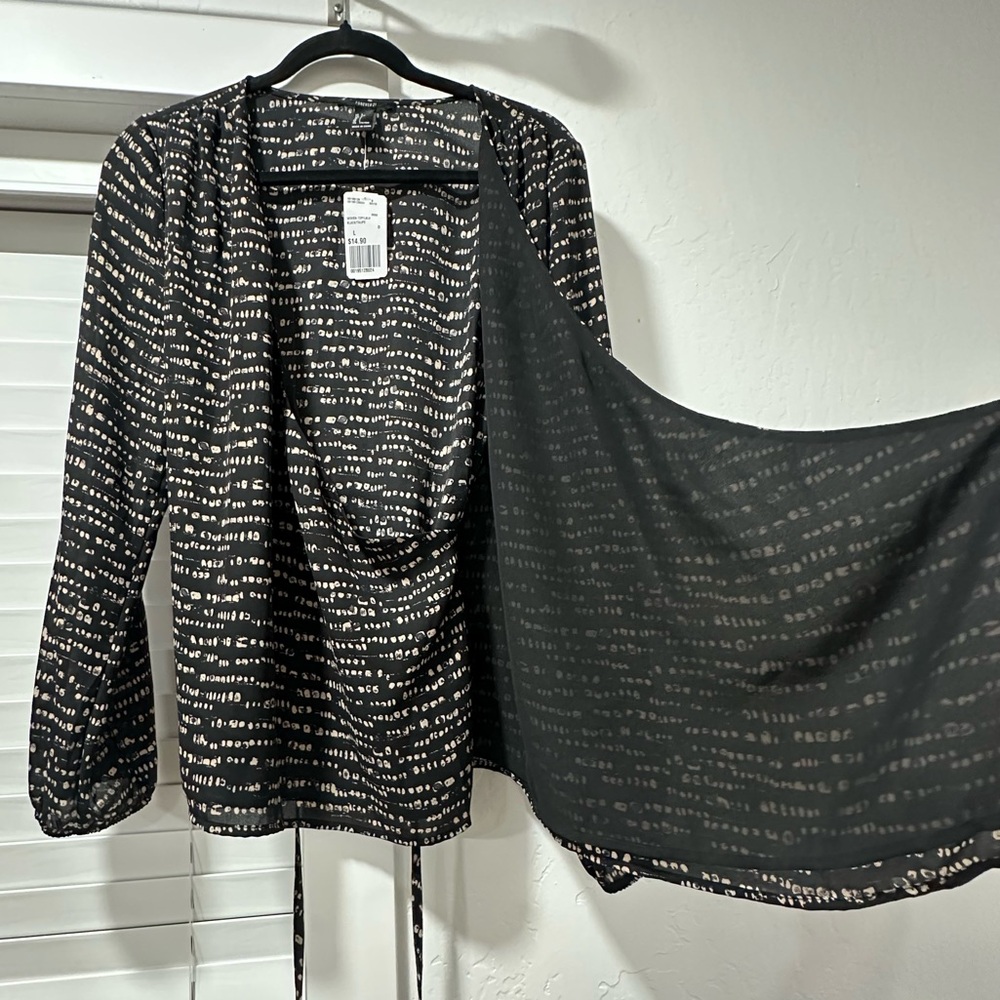 F21 Patterned Woven Long Sleeve Top